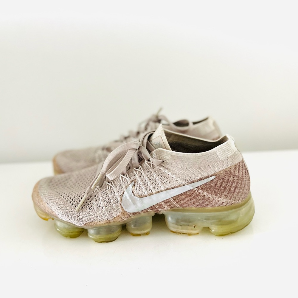Nike Air Vapormax Flyknit sneakers - Picture 5 of 10